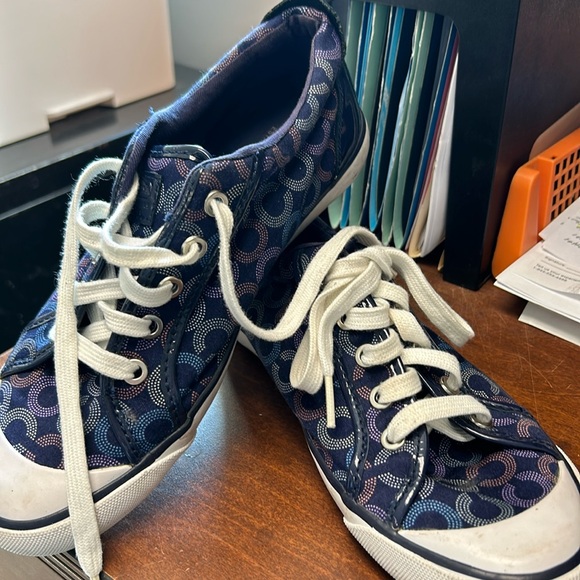 Size 7.5 almost new Coach runners - Picture 1 of 5